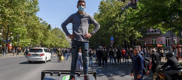 Активисты на проспекте Маштоца (17 апреля 2018). Ереван - Sputnik Արմենիա