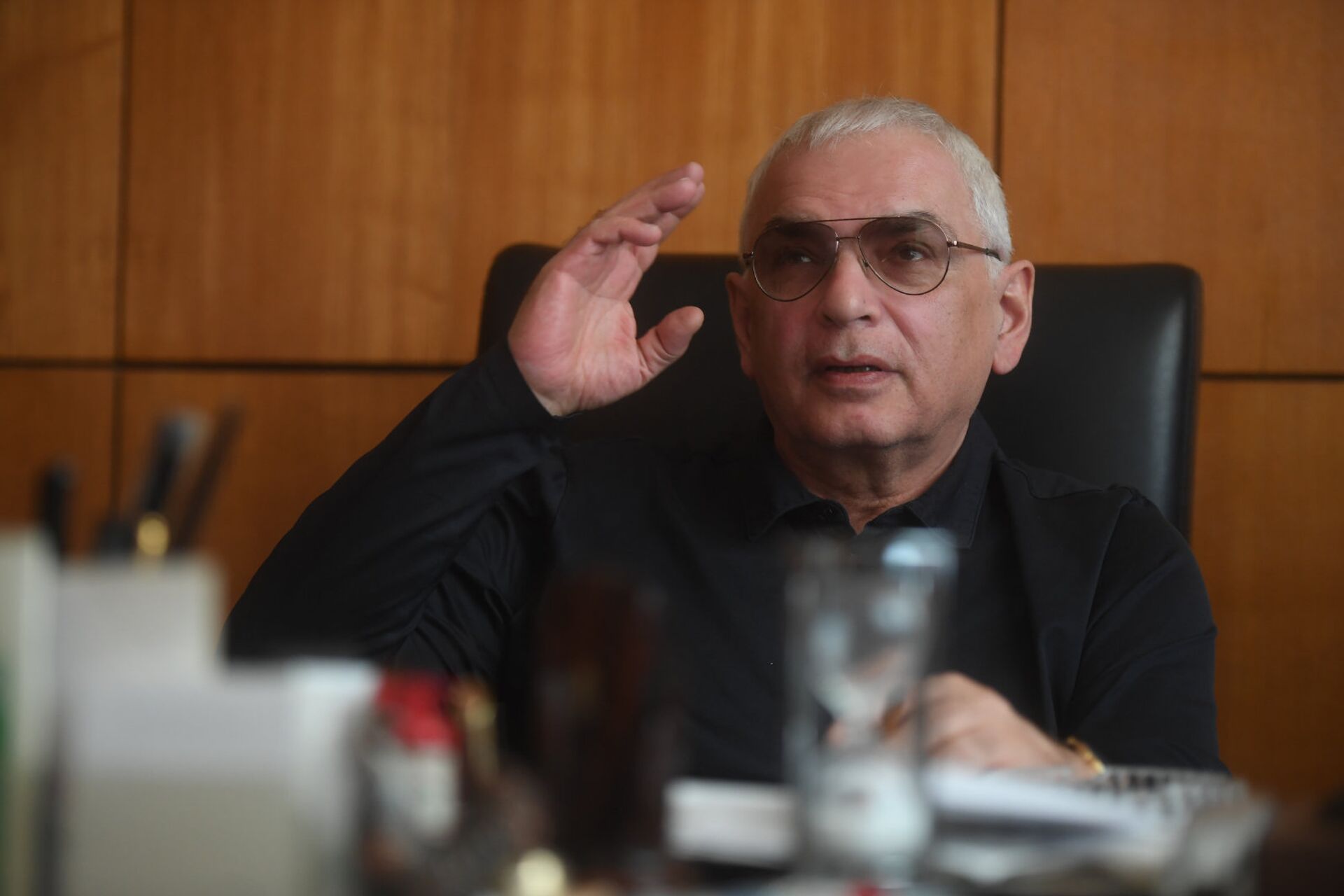 Советский и российский кинорежиссёр, сценарист, кинопродюсер и общественный деятель Карен Шахназаров - Sputnik Արմենիա, 1920, 20.06.2025