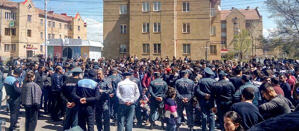 Активисты на улицах Гюмри (17 апреля 2018) - Sputnik Армения