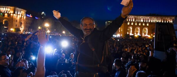 Митинг оппозиции на площади Республики (17 апреля 2018). Ереван Митинг оппозиции на площади Республики (17 апреля 2018). Ереван - Sputnik Արմենիա