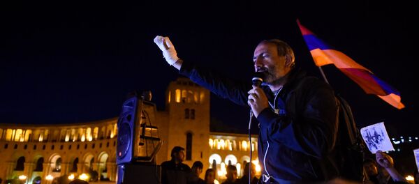 Митинг оппозиции на площади Республики (17 апреля 2018). Ереван - Sputnik Армения