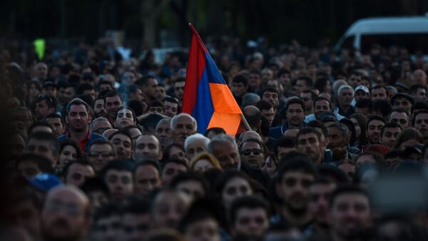 «Իմ քայլը» նախաձեռնության մասնակիցները Հանրապետության հրապարակում, Երևան, 17 ապրիլի - Sputnik Արմենիա