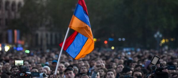 Mитинг оппозиции на площади Республики (17 апреля 2018). Ереван - Sputnik Армения