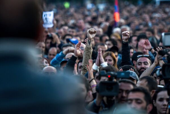 Ընդդիմության հանրահավաքը Հանրապետության հրապարակում։ 2018 թվականի ապրիլի 17, Երևան - Sputnik Արմենիա