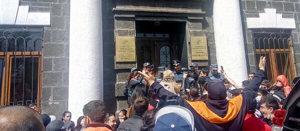 Администрация Ширакской области (18 апреля 2018). Гюмри Администрация Ширакской области (18 апреля 2018). Гюмри - Sputnik Արմենիա