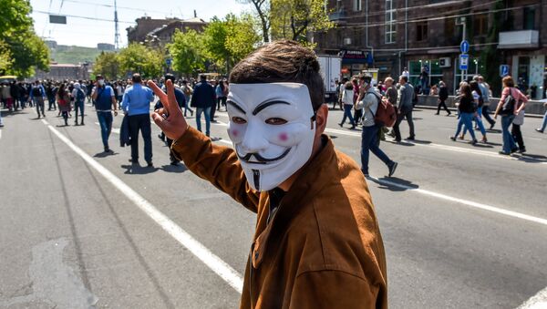 Активисты на улице Корюна (18 апреля 2018). Еревaн - Sputnik Արմենիա