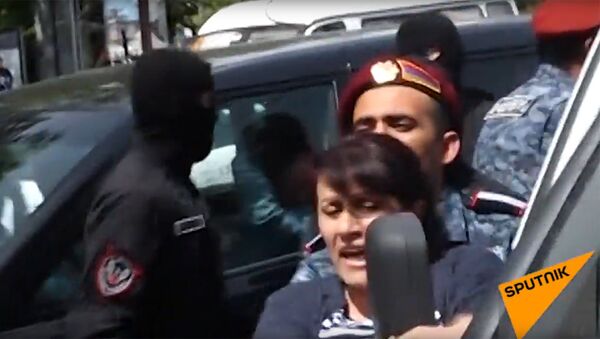 Задержание демонстрантов в Ереване - Sputnik Արմենիա