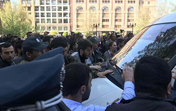 Ситуация у правительственного здания (19 апреля 2018). Ереван - Sputnik Армения