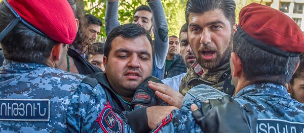 Ситуация у правительственного здания (19 апреля 2018). Ереван - Sputnik Армения