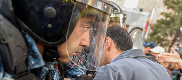 Ситуация у правительственного здания (19 апреля 2018). Ереван - Sputnik Армения