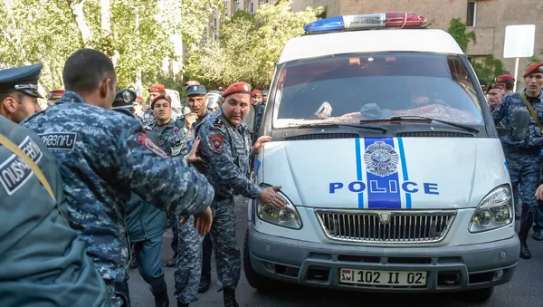 Ситуация у правительственного здания (19 апреля 2018). Ереван - Sputnik Армения