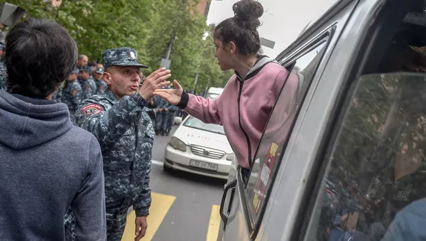 Ситуация на улице Амирян (20 апреля 2018). Еревaн - Sputnik Армения