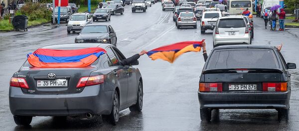 Машины на улицах Еревана. Архивное фото. Машины на улицах Еревана. Архивное фото. - Sputnik Армения