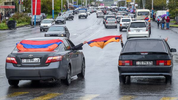 Машины на улицах Еревана. Архивное фото. - Sputnik Армения