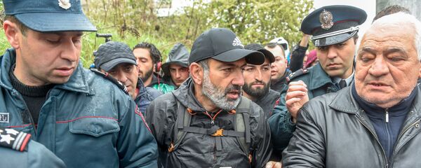 Акция протеста оппозиции в округе Нор Норк (21 апреля 2018). Ереван Акция протеста оппозиции в округе Нор Норк (21 апреля 2018). Ереван - Sputnik Армения