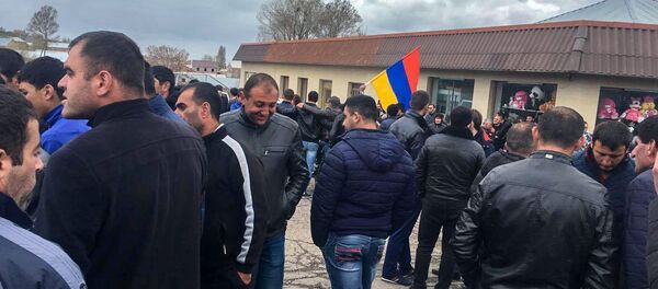 Жители села Мец Манташ перекрыли дорогу в Ереван (21 апреля 2018). Ширак - Sputnik Армения