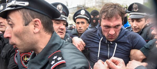 Акция протеста оппозиции в округе Нор Норк (21 апреля 2018). Ереван - Sputnik Армения