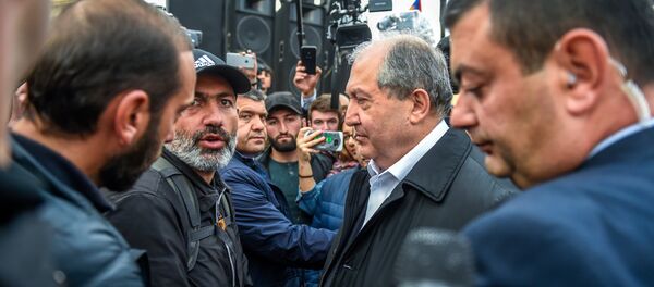 Армн Саркисян на площади Республики Армн Саркисян на площади Республики - Sputnik Արմենիա