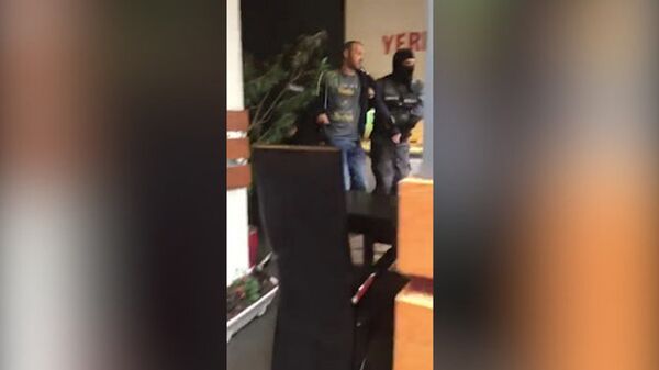 Задержание Армена Григоряна - сторонника лидера протестного движения Никола Пашиняна Задержание Армена Григоряна - сторонника лидера протестного движения Никола Пашиняна - Sputnik Արմենիա