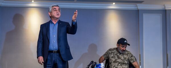 Встреча Премьер-минитра РА Сержа Саргсяна и лидера оппозиционной фракции Елк Никола Пашиняна (22 апреля 2018). Гостиница Marriott Armenia, Ереван - Sputnik Արմենիա