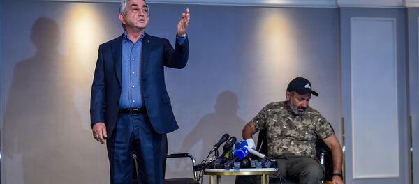 Встреча Премьер-минитра РА Сержа Саргсяна и лидера оппозиционной фракции Елк Никола Пашиняна (22 апреля 2018). Гостиница Marriott Armenia, Ереван Встреча Премьер-минитра РА Сержа Саргсяна и лидера оппозиционной фракции Елк Никола Пашиняна (22 апреля 2018). Гостиница Marriott Armenia, Ереван - Sputnik Արմենիա