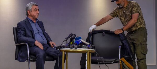 Встреча Премьер-министра РА Сержа Саргсяна и лидера оппозиционной фракции Елк Никола Пашиняна (22 апреля 2018). Гостиница Marriott Armenia, Ереван - Sputnik Արմենիա