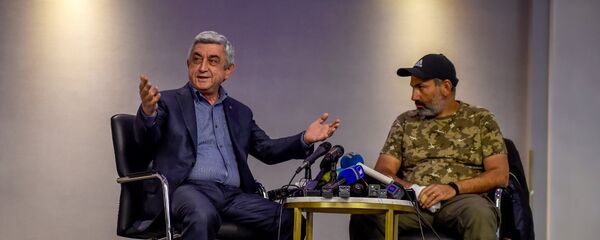 Встреча Премьер-министра РА Сержа Саргсяна и лидера оппозиционной фракции Елк Никола Пашиняна (22 апреля 2018). Гостиница Marriott Armenia, Ереван - Sputnik Армения