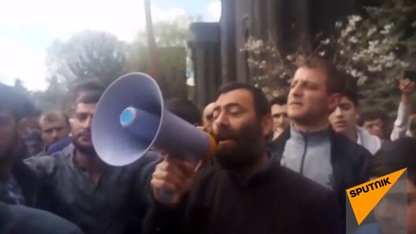 Выступления священника в Гюмри 22 апреля Выступления священника в Гюмри 22 апреля - Sputnik Արմենիա