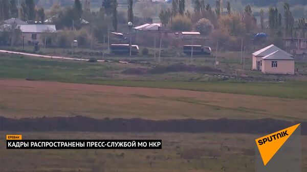 Скопления техники на линии соприкосновения в Карабахе Скопления техники на линии соприкосновения в Карабахе - Sputnik Армения