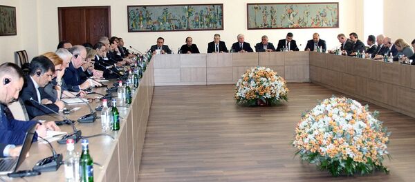 Эдвард Налбандян и Давид Арутюнян встретились с аккредитованными послами в Армении Эдвард Налбандян и Давид Арутюнян встретились с аккредитованными послами в Армении - Sputnik Армения