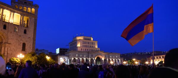 Митинг оппозиции на плошади Республики (22 апреля 2018). Ереван - Sputnik Армения