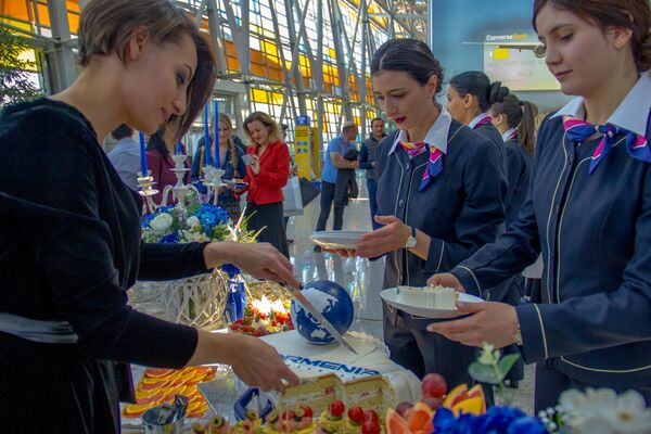 Презентация рейса авиакомпании Armenia Ереван-Лион (23 апреля 2018). Аэропорт Звартноц - Sputnik Армения