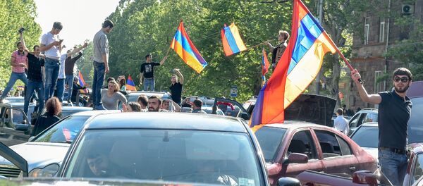 Проспект Маштоца после информации об отставке Сержа Саргсяна с поста Премьер-министра страны (23 апреля 2018). Ереван - Sputnik Армения