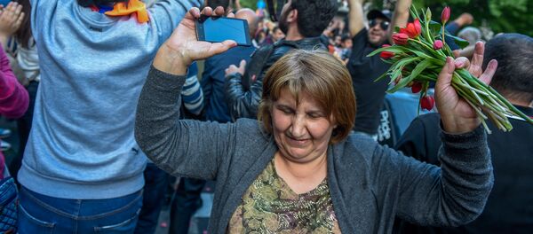 Проспект Маштоца после информации об отставке Сержа Саргсяна с поста Премьер-министра страны (23 апреля 2018). Ереван - Sputnik Армения