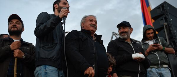 Митинг протестного движения Мой шаг на площади Республики (23 апреля 2018). Ереван Митинг протестного движения Мой шаг на площади Республики (23 апреля 2018). Ереван - Sputnik Արմենիա