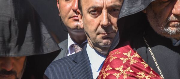 Председатель Конституционного суда Армении Грайр Товмасян в мемориальном комплексе Цицернакаберд (24 апреля 2018). Ереван - Sputnik Армения