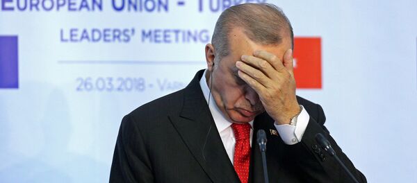 Президент Турции Тайип Эрдоган на пресс-конференции в резиденции Евксиноград (26 марта 2018). Варна, Болгария Президент Турции Тайип Эрдоган на пресс-конференции в резиденции Евксиноград (26 марта 2018). Варна, Болгария - Sputnik Армения