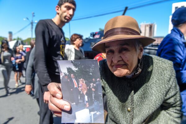 Վազգեն Սարգսյանի անվան փողոցում, ապրիլի 25 - Sputnik Արմենիա