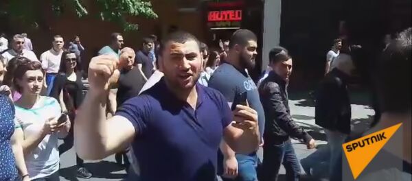 Спортсмены принимают участие в протестном шествии Спортсмены принимают участие в протестном шествии - Sputnik Армения