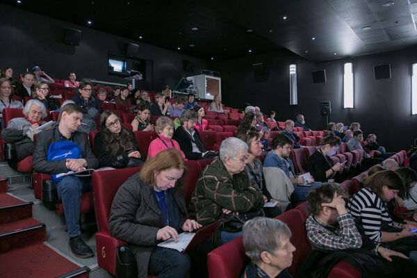 На пресс-конференции творческого коллектива фильма Спитак На пресс-конференции творческого коллектива фильма Спитак - Sputnik Армения