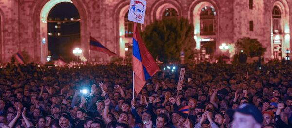 Митинг протестного движения на площади Республики (25 апреля 2018). Ереван Митинг протестного движения на площади Республики (25 апреля 2018). Ереван - Sputnik Արմենիա