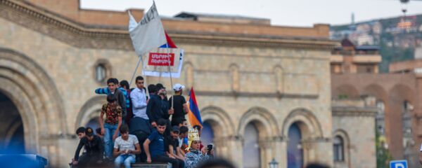 Площадь Республики перед митингом протестующих (25 апреля 2018). Ереван Площадь Республики перед митингом протестующих (25 апреля 2018). Ереван - Sputnik Արմենիա