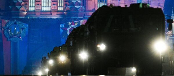 Оперативно-тактические ракетные комплексы Искандер на репетиции военного парада на Красной площади, посвященного 73-й годовщине Победы в Великой Отечественной войне Оперативно-тактические ракетные комплексы Искандер на репетиции военного парада на Красной площади, посвященного 73-й годовщине Победы в Великой Отечественной войне - Sputnik Армения