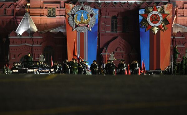 Репитиция военного парада на Красной площади, посвященного 73-й годовщине Победы в Великой Отечественной войне - Sputnik Армения