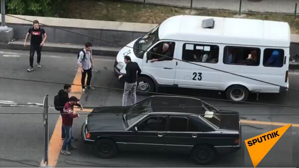 Сторонники Никола Пашиняна заблокировали центральные улицы Еревана - Sputnik Армения