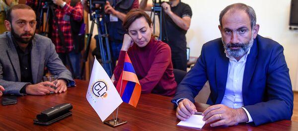 Депутаты оппозиционной фракции Елк в НС (30 апреля 2018). Еревaн Депутаты оппозиционной фракции Елк в НС (30 апреля 2018). Еревaн - Sputnik Армения