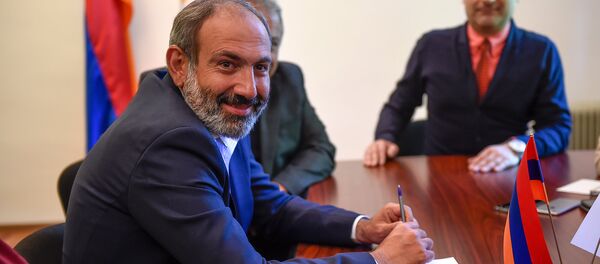 Депутаты оппозиционной фракции Елк в НС (30 апреля 2018). Еревaн - Sputnik Армения