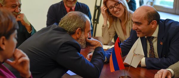 Депутаты оппозиционной фракции Елк в НС (30 апреля 2018). Еревaн - Sputnik Արմենիա