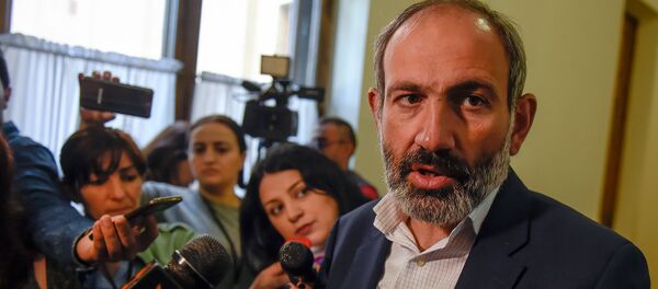 Интервью лидера оппозиционной фракции Елк Никола Пашиняна в НС (30 апреля 2018). Еревaн Интервью лидера оппозиционной фракции Елк Никола Пашиняна в НС (30 апреля 2018). Еревaн - Sputnik Արմենիա