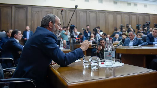 Встреча парламентской фракции РПА с кандидатом в Премьеры Николом Пашиняном (30 апреля 2018). Еревaн - Sputnik Армения